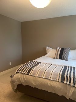 Queen Matress - Sealy or Simons & Platform Bed Frame