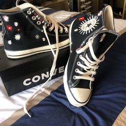 Women’s Converse Size 9