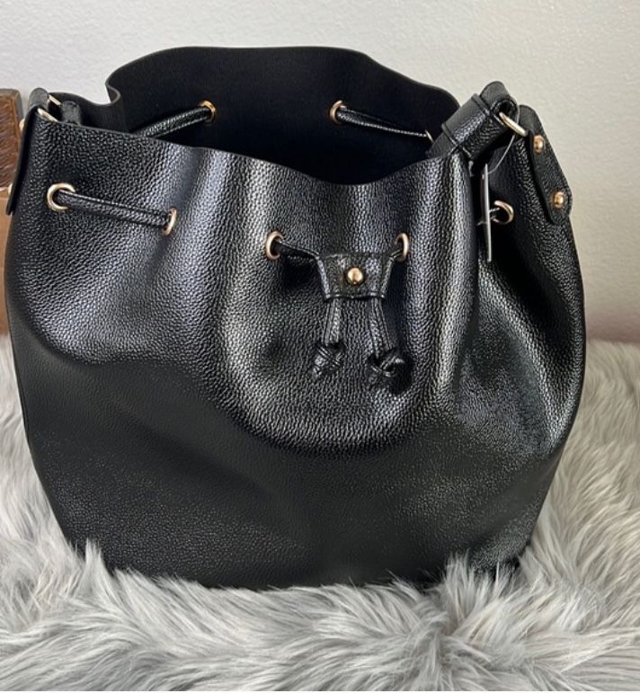 NWT Bella Russo Faux Leather Black Tote Shoulder Bag and Wristlet