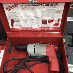 Milwaukee Screw Shooter