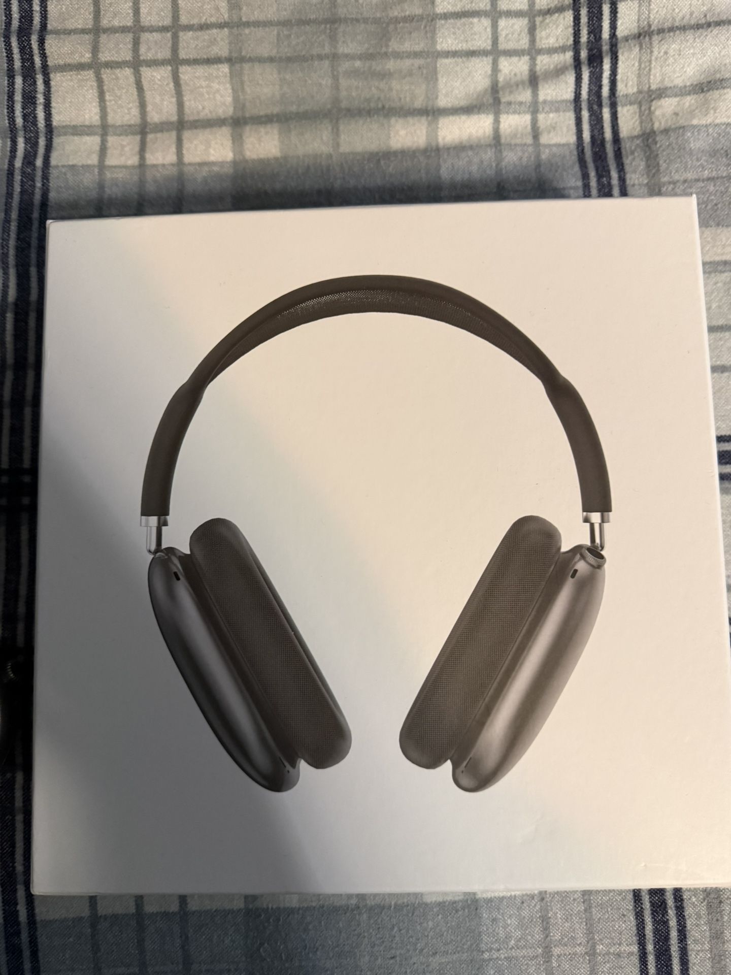 Airpod pro max used with box 
