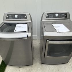 Kenmore Elite Metallic Grey Washer & Gas Dryer – 5.2 / 7.3 cu ft – $600