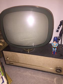 Old tv photo predicts ,works