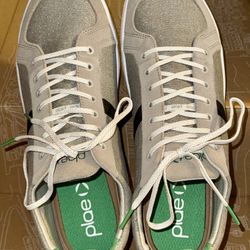 New in Box Plae Adult Prospect Sneakers in Stone, US Mens 10.5 / Women's 12 NIB