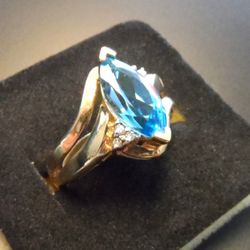 MOTHERS DAY SPECIAL  14K GOLD GOLD BLUE STONE DIAMOND LADIES RING 