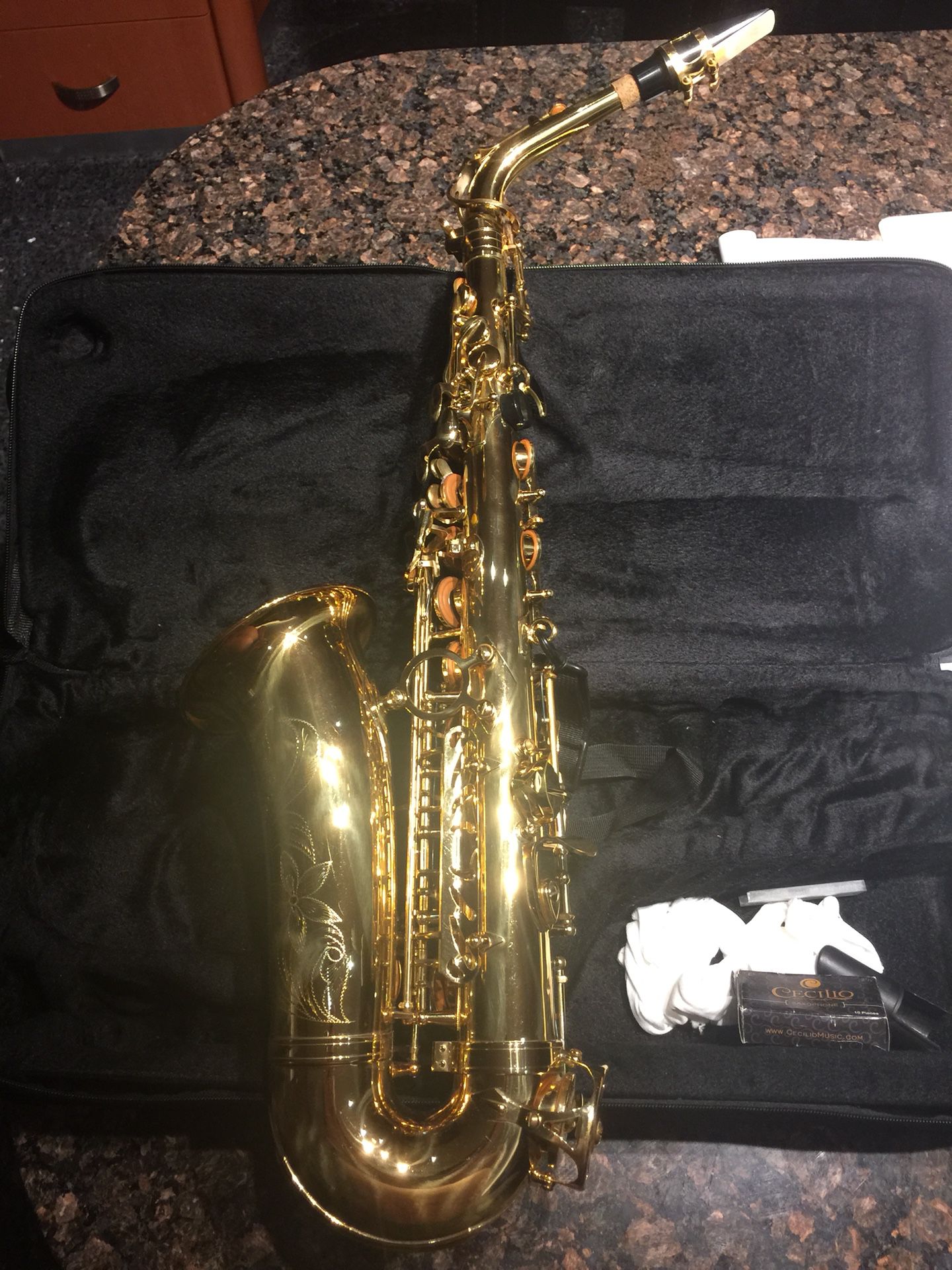 Saxophone made in france in good cond ,back to scool😄