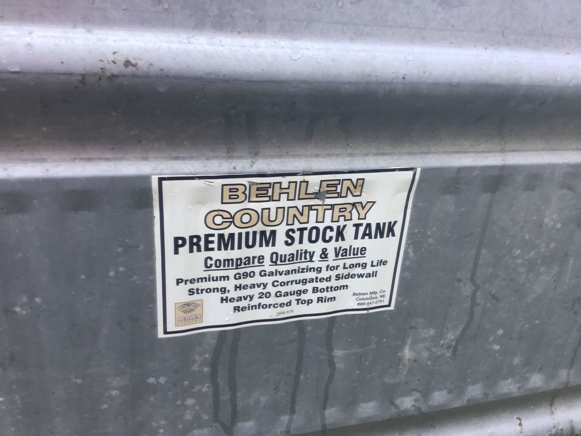 150 gallon Rubbermaid Stock Tank for Sale in Riverside, CA - OfferUp