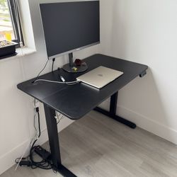 Height Adjustable Standing Desk – Good Condition