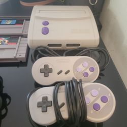Super Nintendo SNES Console Bundle