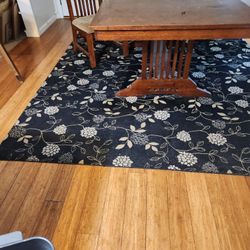 Dining Room Table Wirh 5 Chairs 