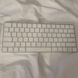 Apple Magic Keyboard 