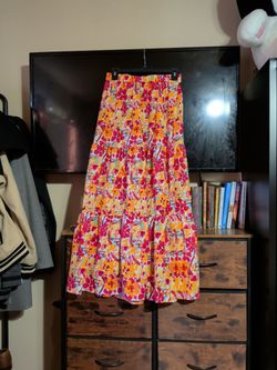 Skirt floral skirt size M