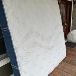 Bear Elite Hybrid, King, Firmness: Medium Like New, Perfect Condition