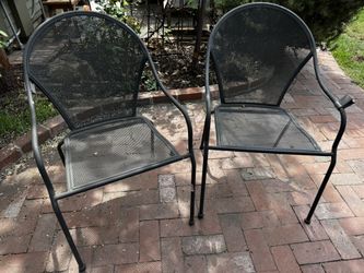 2 Metal Outdoor Patio Chairs