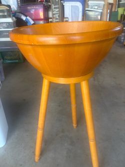 Wooden salad bowl and stand