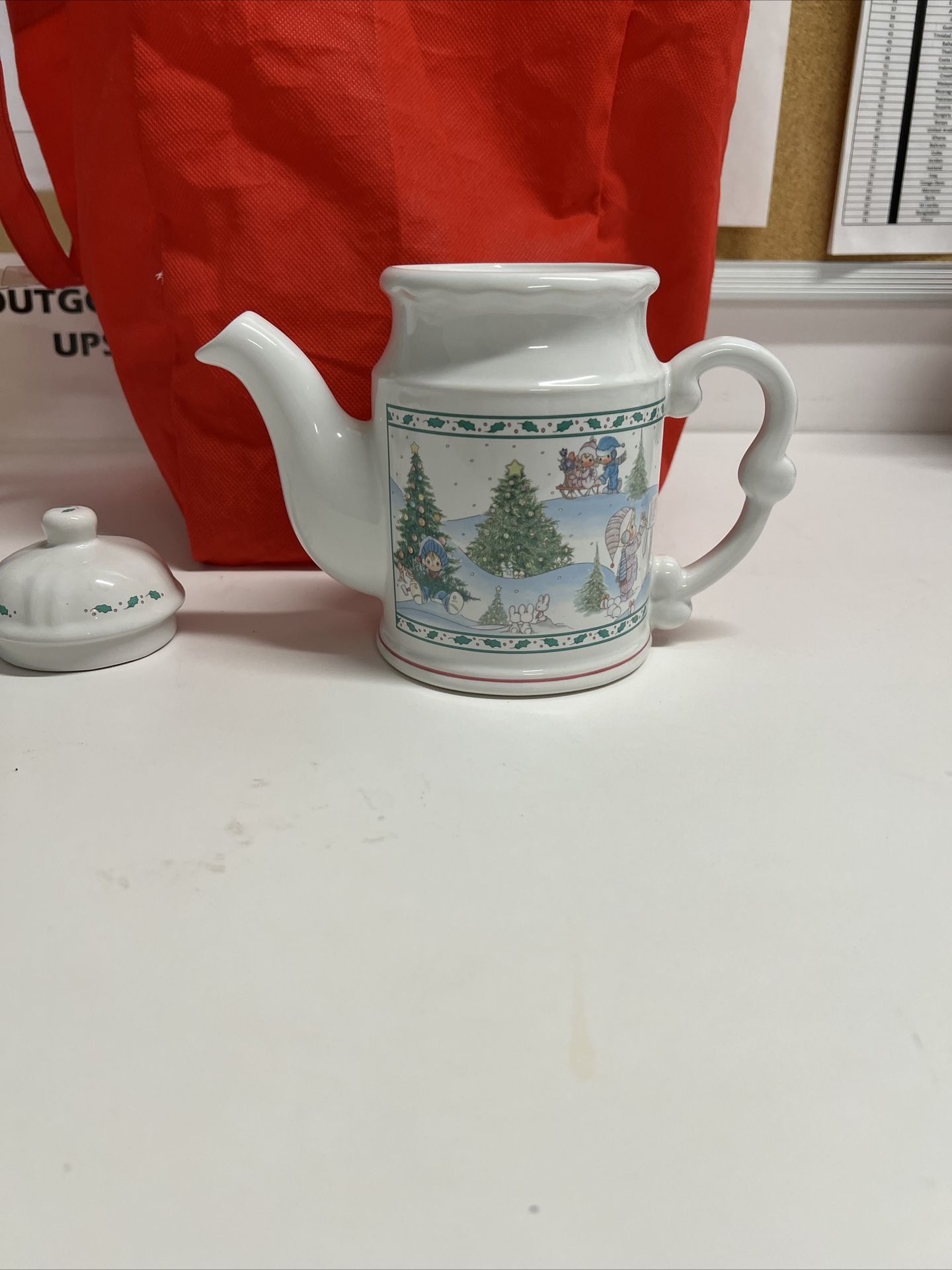 Precious Moments Vintage #252786 Christmas Winter Holiday Signature Store Teapot