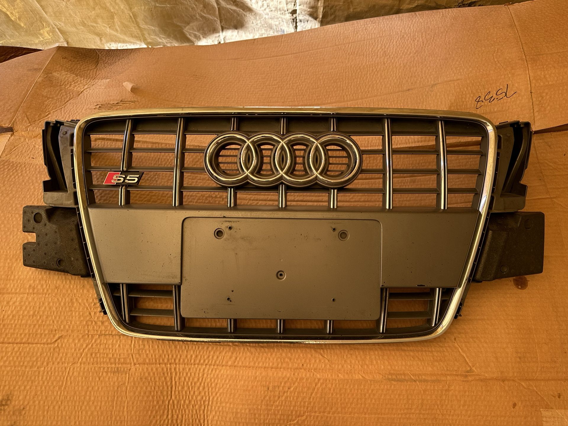2008-2012 Audi S5 OEM Center Grille Complete