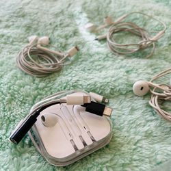 Huge Lot Of Apple Earbuds Headphones And USB Cords 
