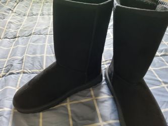 Womans Black comfy boots NEW