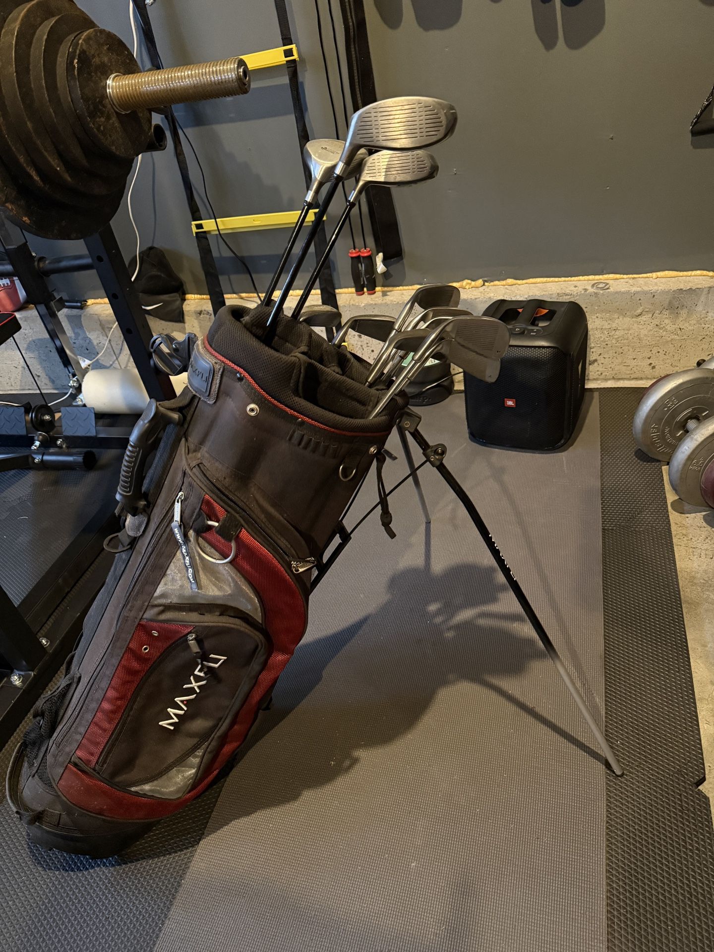 GOLD CLUBS & BAG SET