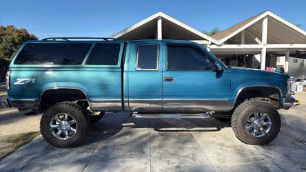 97 Chevy P/up Z71 4/4 Low Low Original Miles 41K