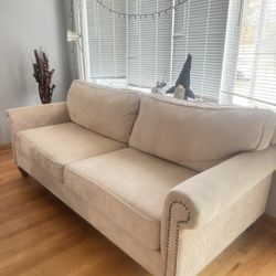 Pier 1 Couch 