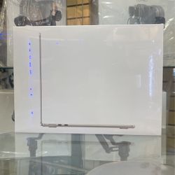 13”MacBook Air M2 256SSD