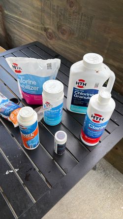 HTH Pool Chemical Bundle – Chlorine & Clarifier