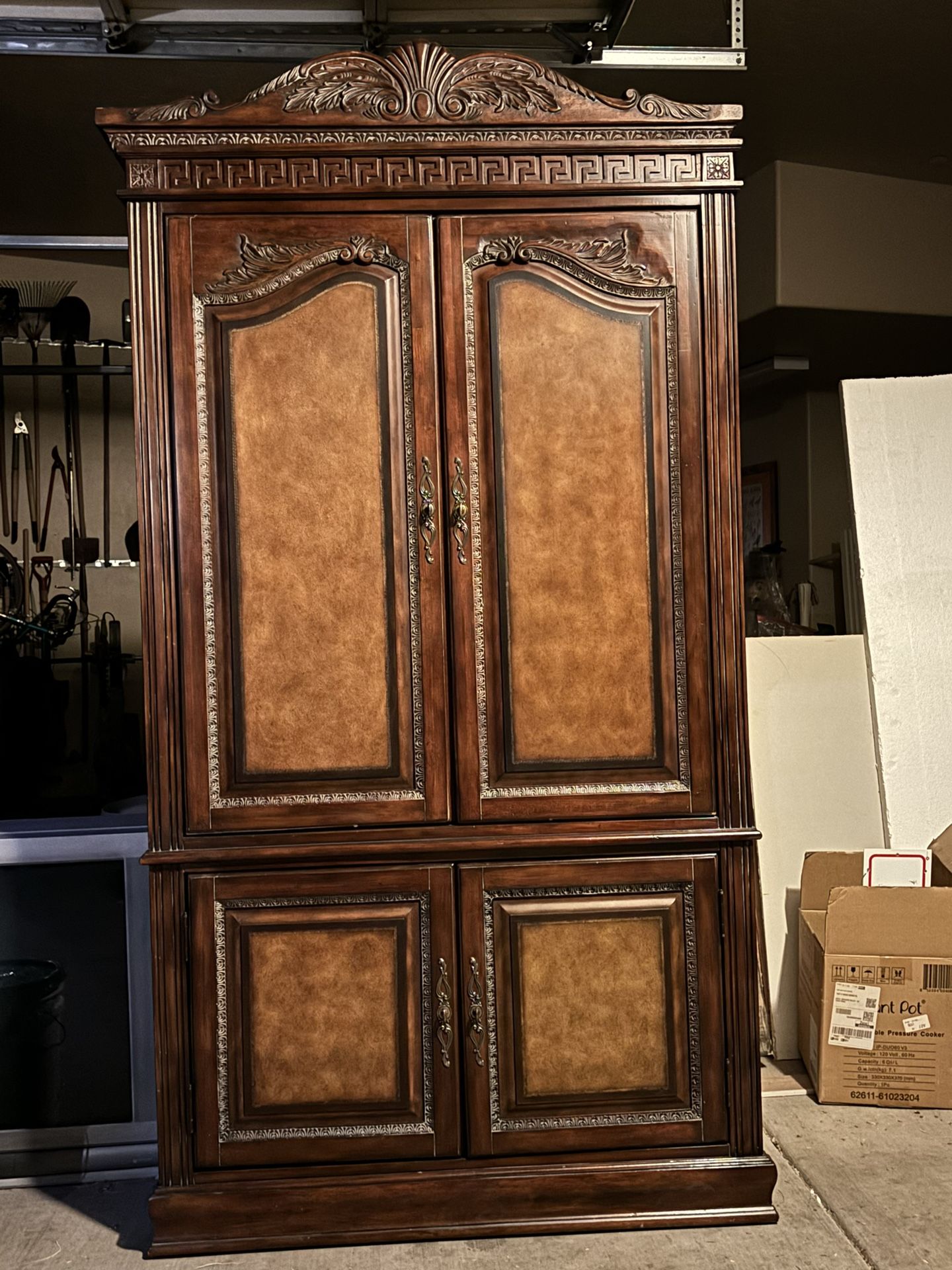 MAGNUSSEN ARMOIRE / ENTERTAINMENT CENTER
