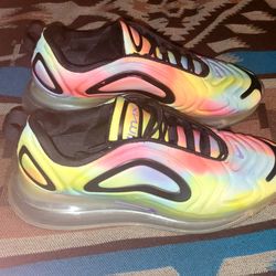 Nike AIR Max 720  9.5 Mens