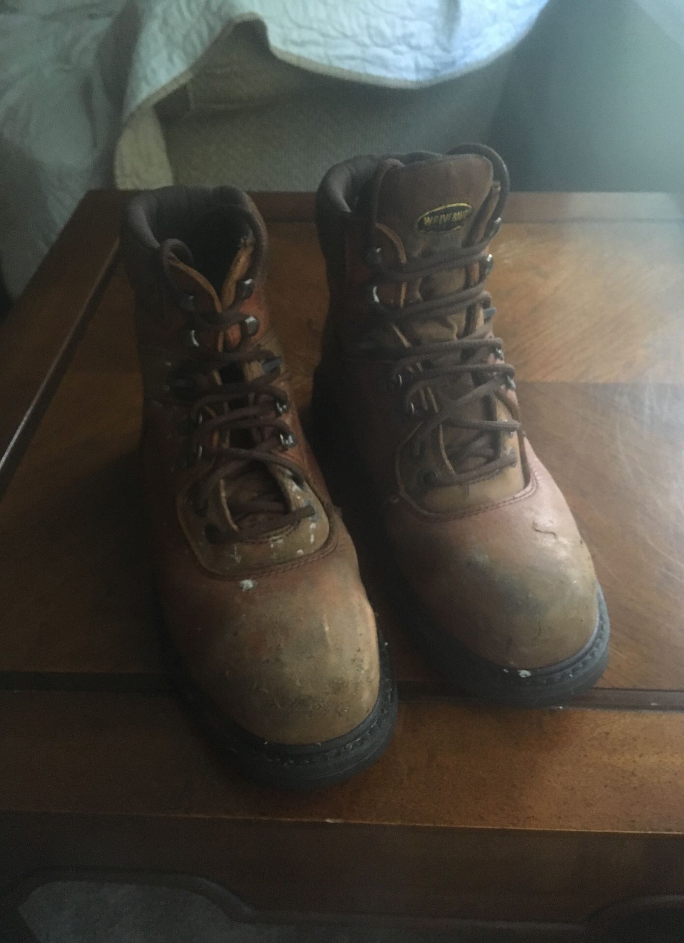 Size 9 wolverine work boots