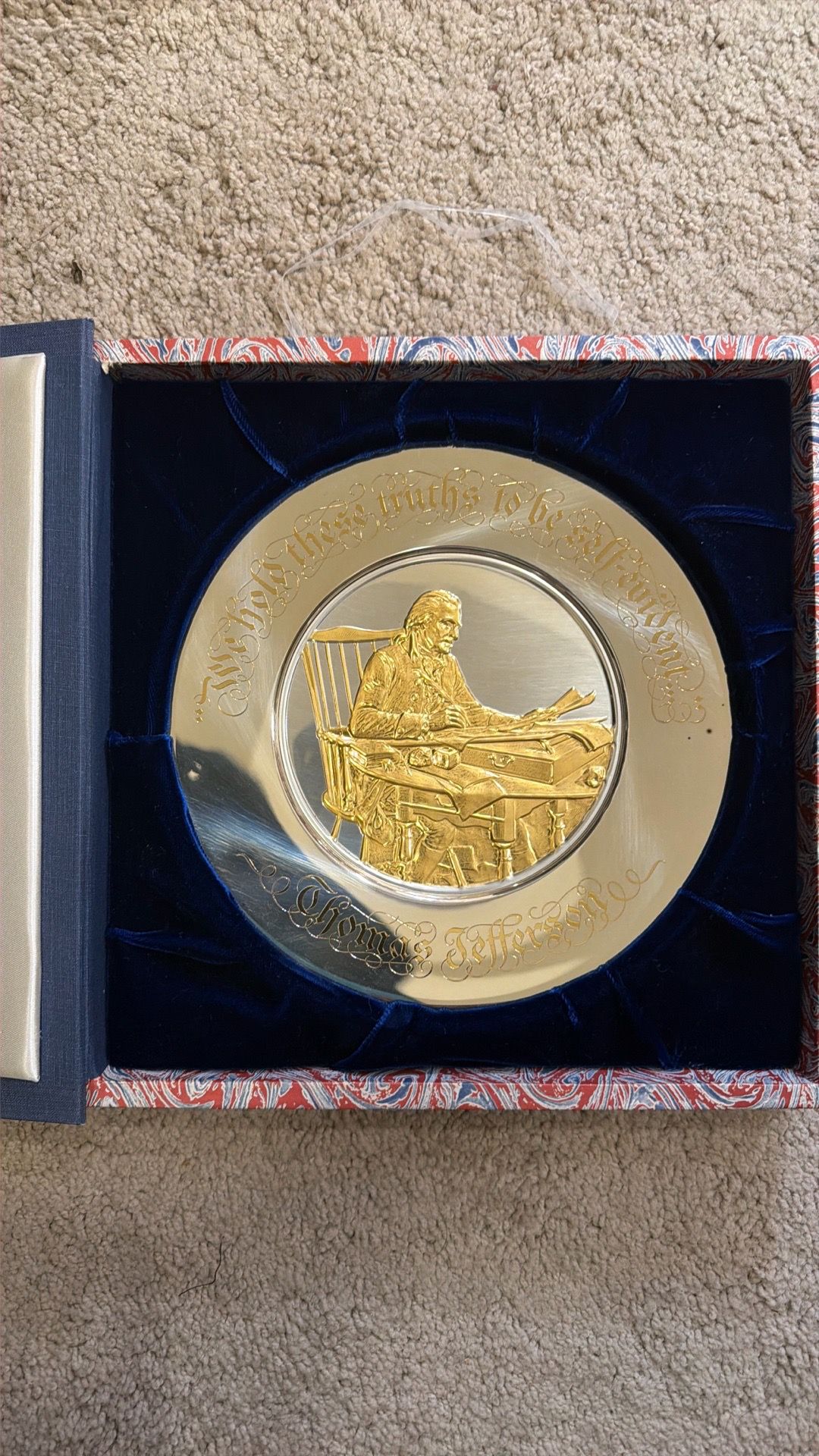 Collectible presidential plate