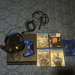 Ps4 With Headset And Games