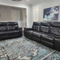 Real Leather Recliner Set. From Rooms to Go. Delivery Available!