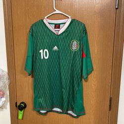 Used 2010 MEXICO https://offerup.com/redirect/?o=Qy5CTEFOQ08= #10 HOME SHIRT Large ADIDAS