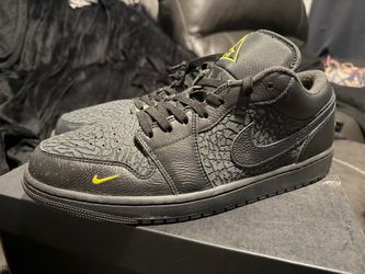 Nike Jordan 1 lows black with elephant ear leather
