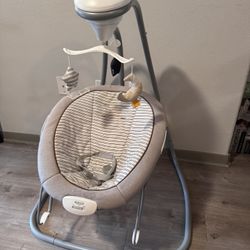  Graco DuetConnect Deluxe Baby Swing and Bouncer 