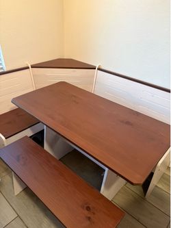 Nook Kitchen table
