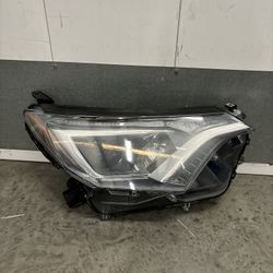 2016,2017,2018 Toyota Rav4 Headlight/Faro Delantero Rh Passenger Oem ,Original  Ask