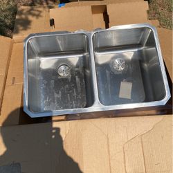 Elkay -double Stainless Steel With Strainers Sink 9.5by 20 ,undermouth 