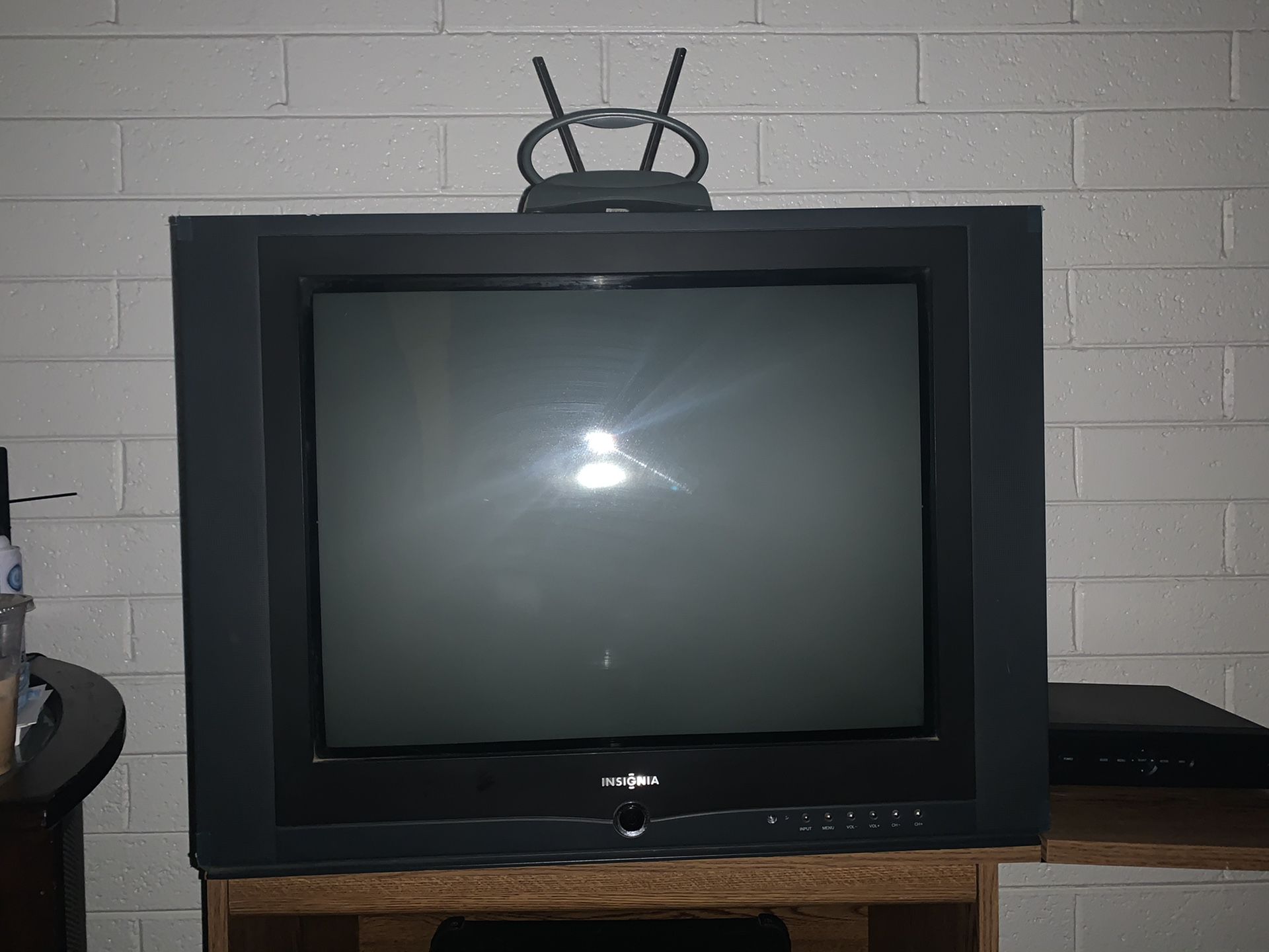 Vintage Insignia 27” CRT/analog TV w/remote control