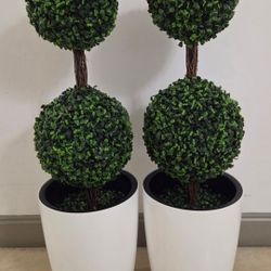 *** NEW LOW PRICE *** PAIR of 3ft Faux Boxwood Topiaries in 16" White Resin Planters @ Lasting Creations