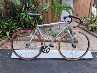 Fixie / Fixed Gear / Single Speed Bike / Bicycle
