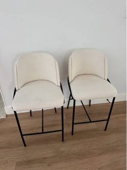 Cream bar stools