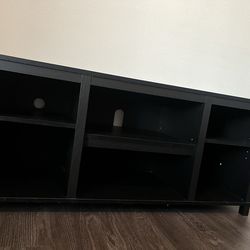 Entertainment center