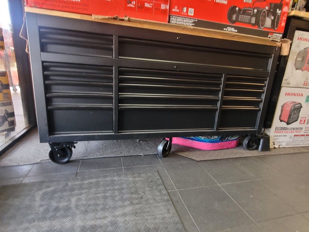 72" 18 DRAWERS ROLLING TOOL BOX