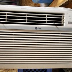 LG 12000 Btu/h  Energy Saver.  A/C  $250