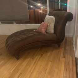 Free Chaise