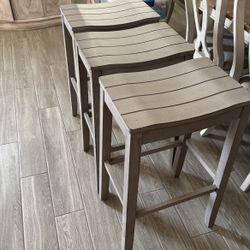 3 Bar Stools