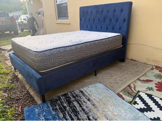 Cama Queen velvet blue